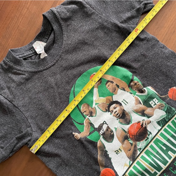NBA MILWAUKEE BUCKS toddler kids Tshirt, small, 5T - Picture 5 of 6
